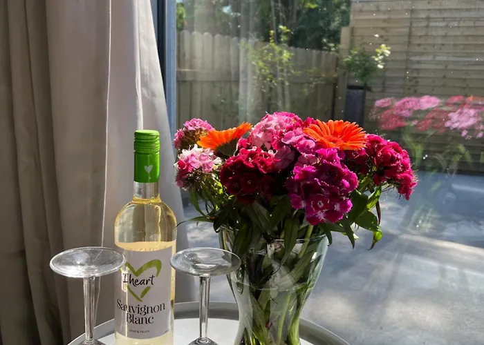 On Shannon Cleaheen Self Catering *